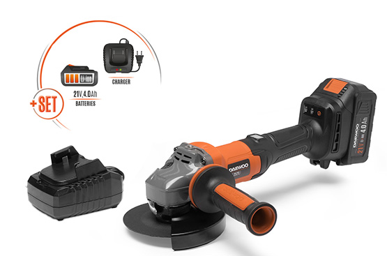 Высоко ёмкая аккумуляторная батарея и зарядное устройство уже в комплекте